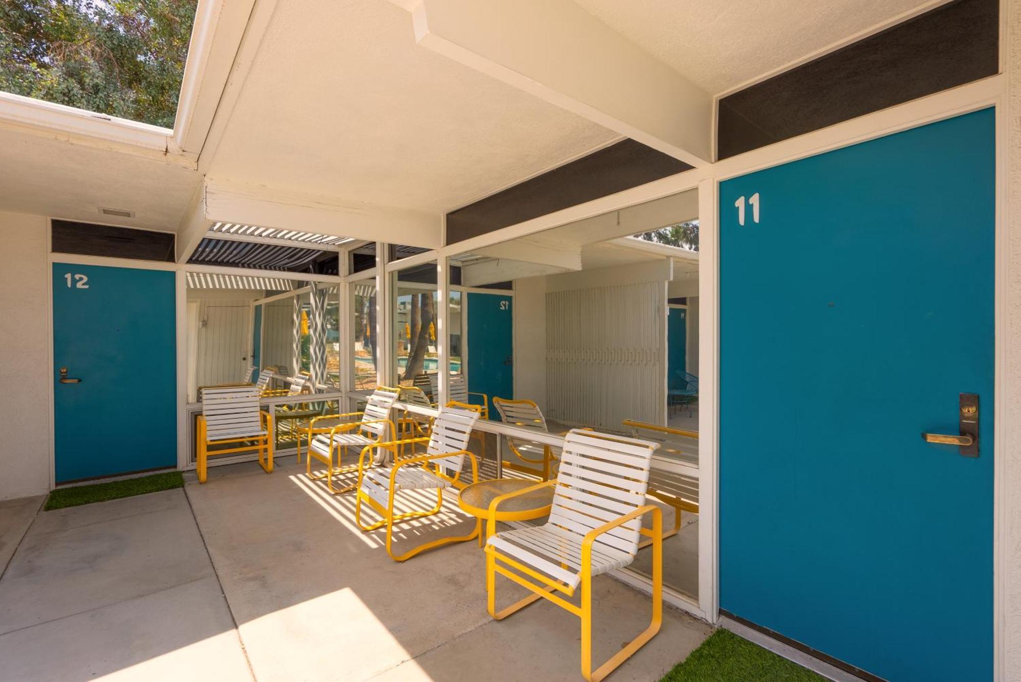 Monkey Tree Hotel By Avantstay Stylish Hotel In Palm Springs W Pool エクステリア 写真