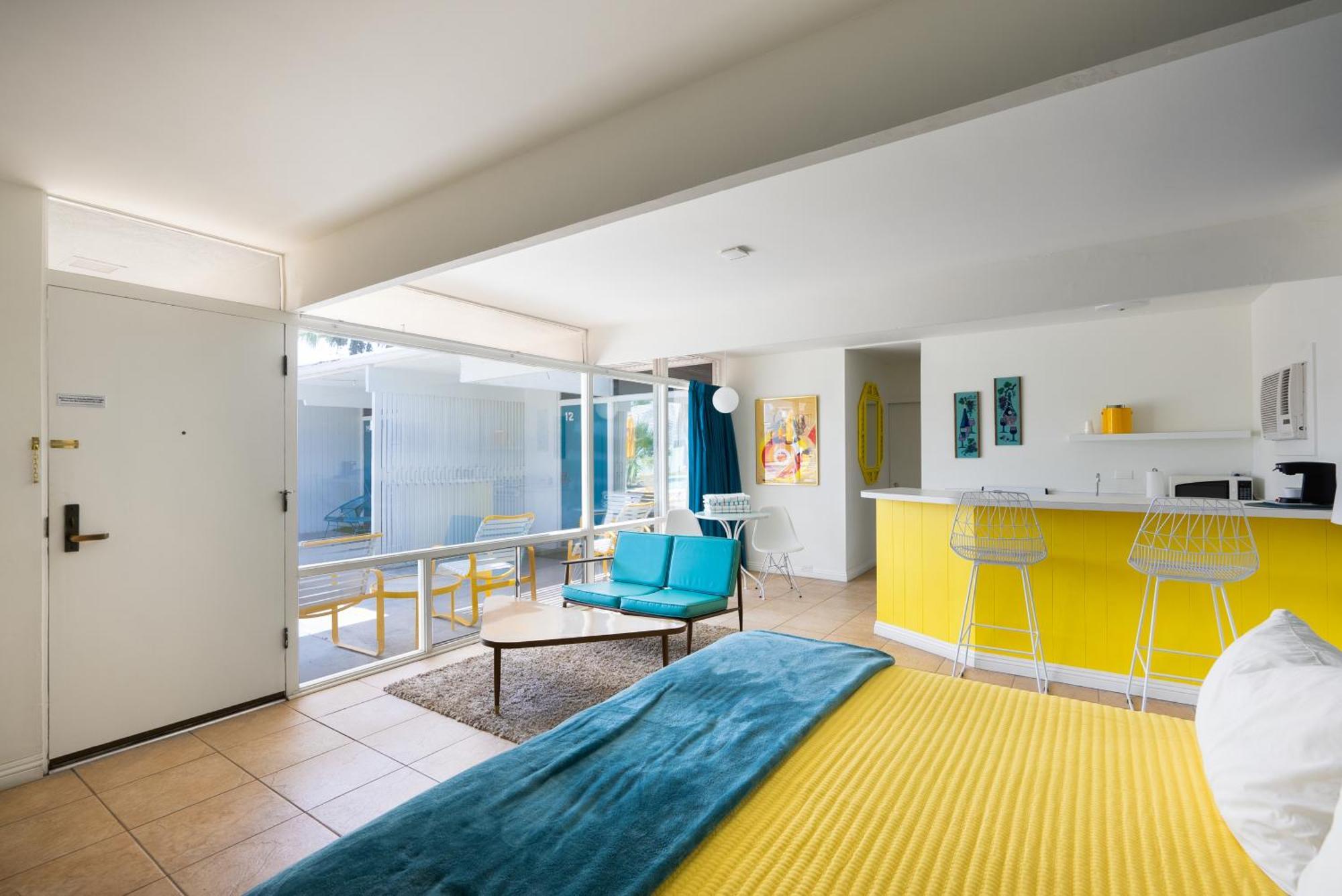 Monkey Tree Hotel By Avantstay Stylish Hotel In Palm Springs W Pool エクステリア 写真