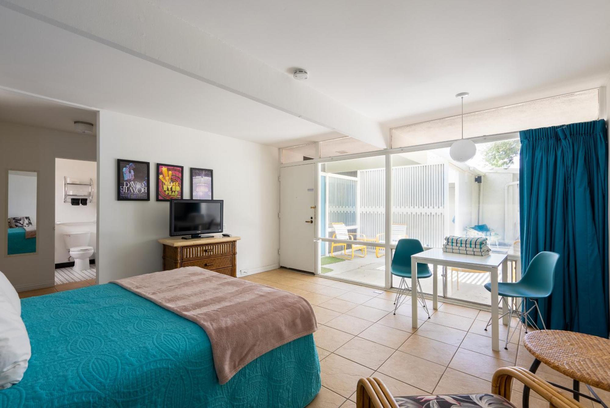 Monkey Tree Hotel By Avantstay Stylish Hotel In Palm Springs W Pool エクステリア 写真