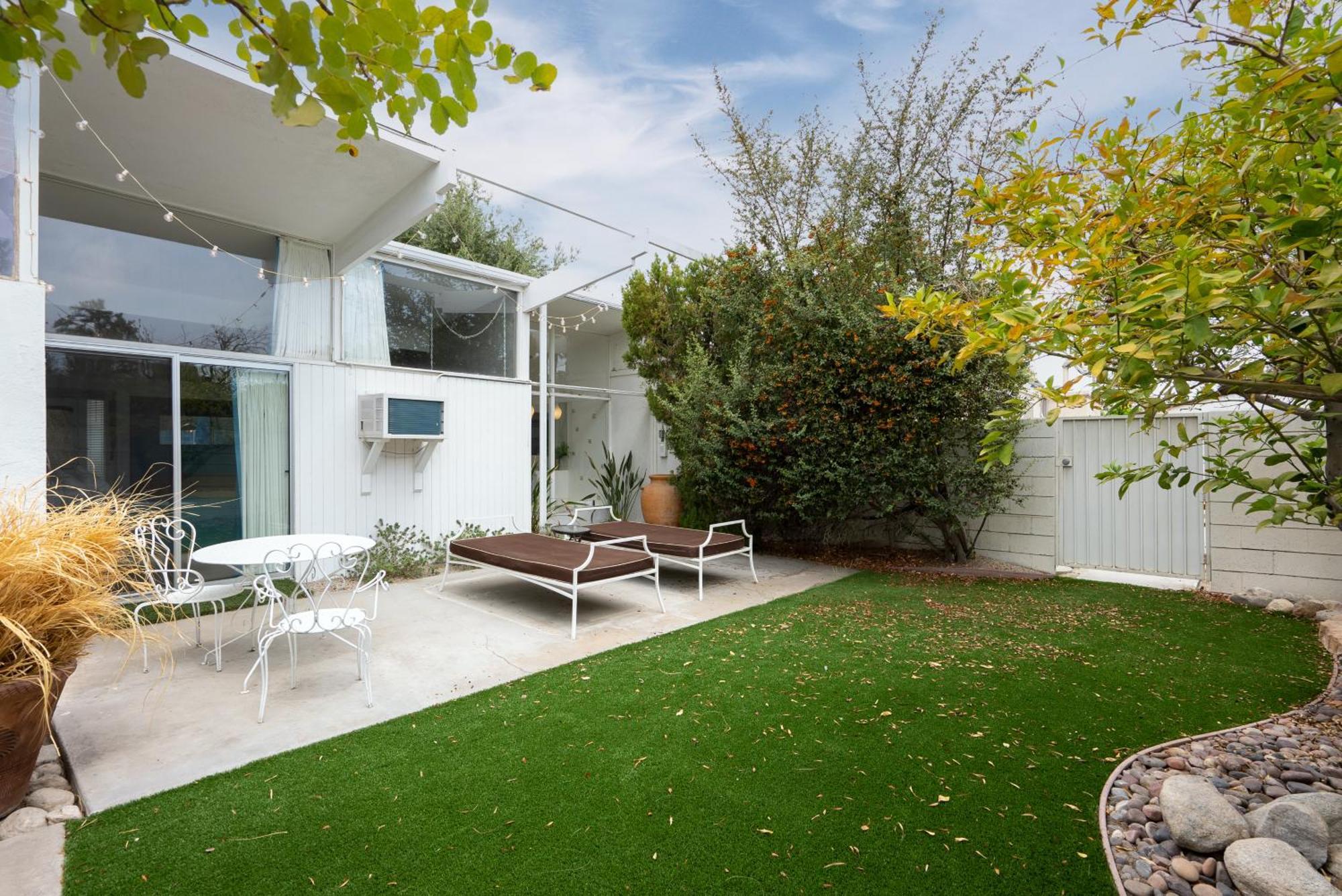 Monkey Tree Hotel By Avantstay Stylish Hotel In Palm Springs W Pool エクステリア 写真