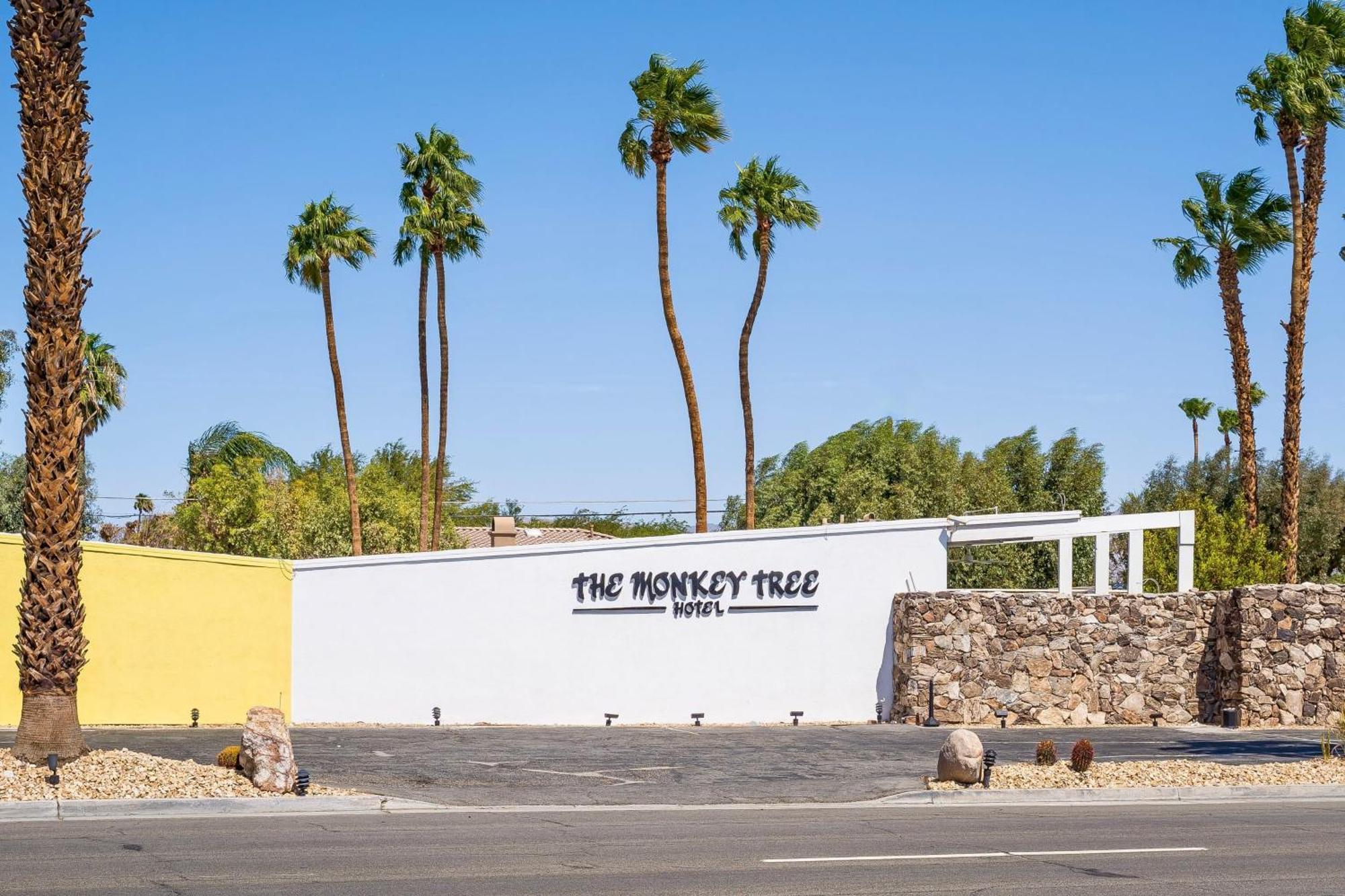 Monkey Tree Hotel By Avantstay Stylish Hotel In Palm Springs W Pool エクステリア 写真
