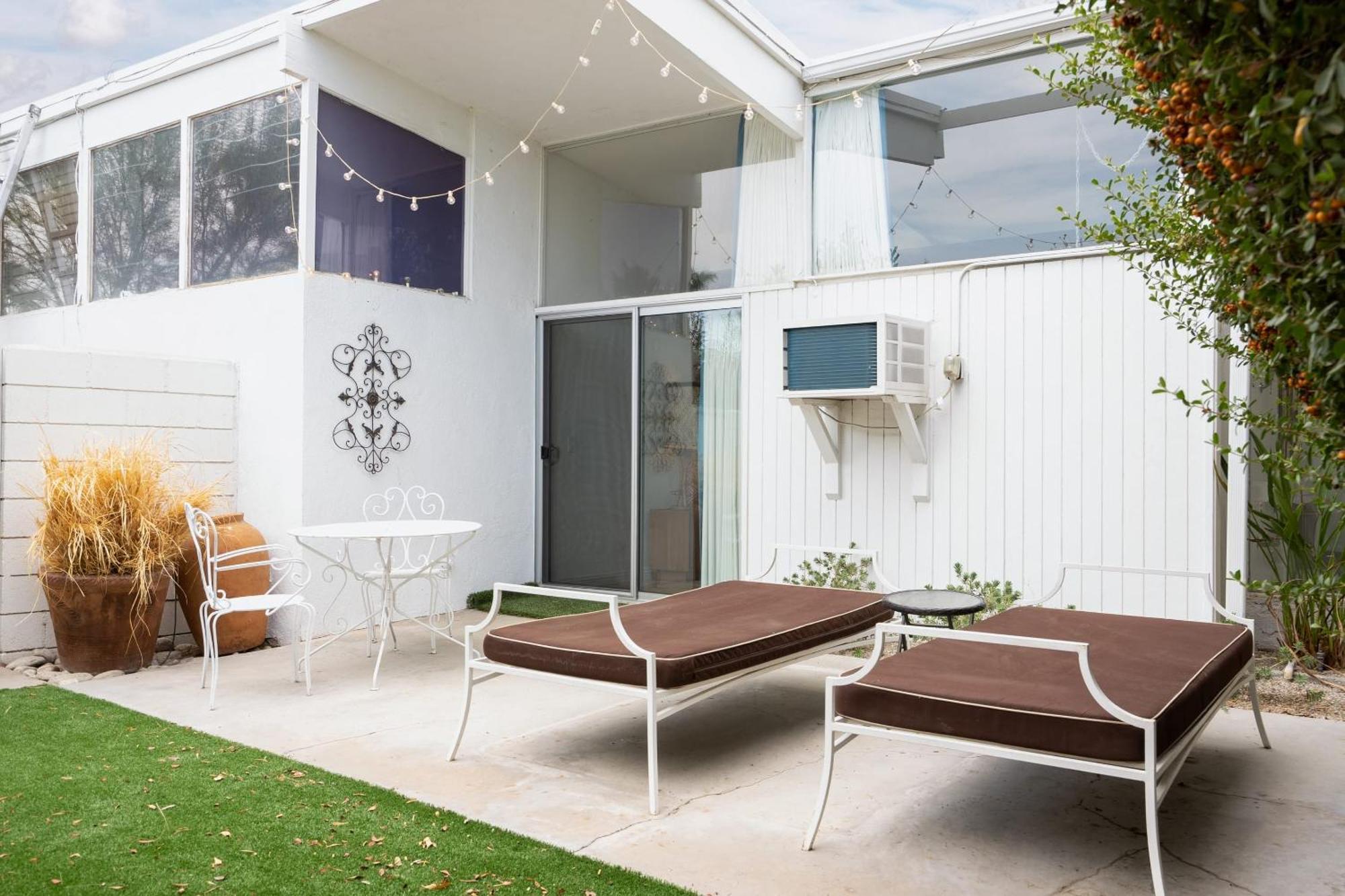 Monkey Tree Hotel By Avantstay Stylish Hotel In Palm Springs W Pool エクステリア 写真
