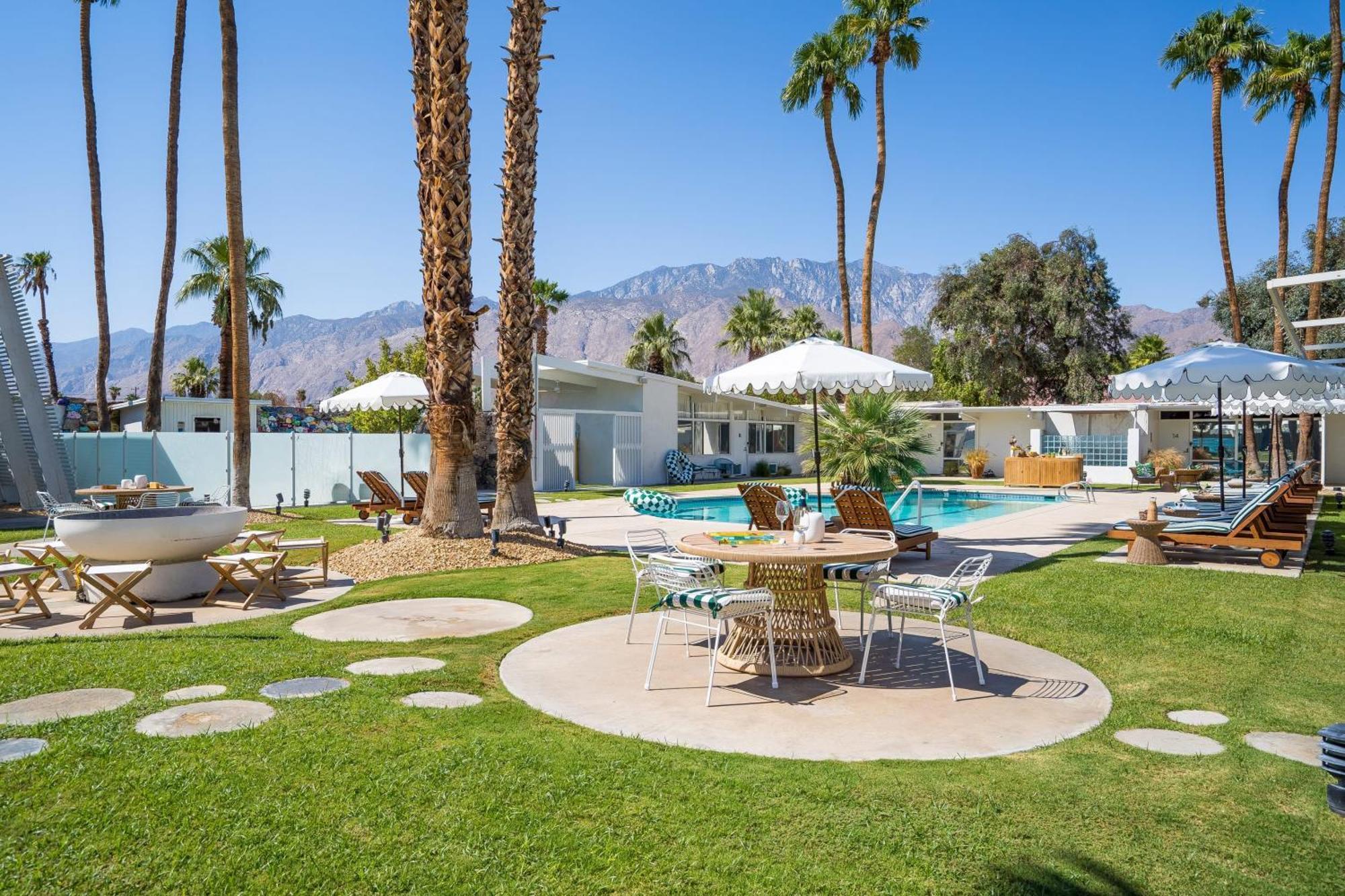 Monkey Tree Hotel By Avantstay Stylish Hotel In Palm Springs W Pool エクステリア 写真