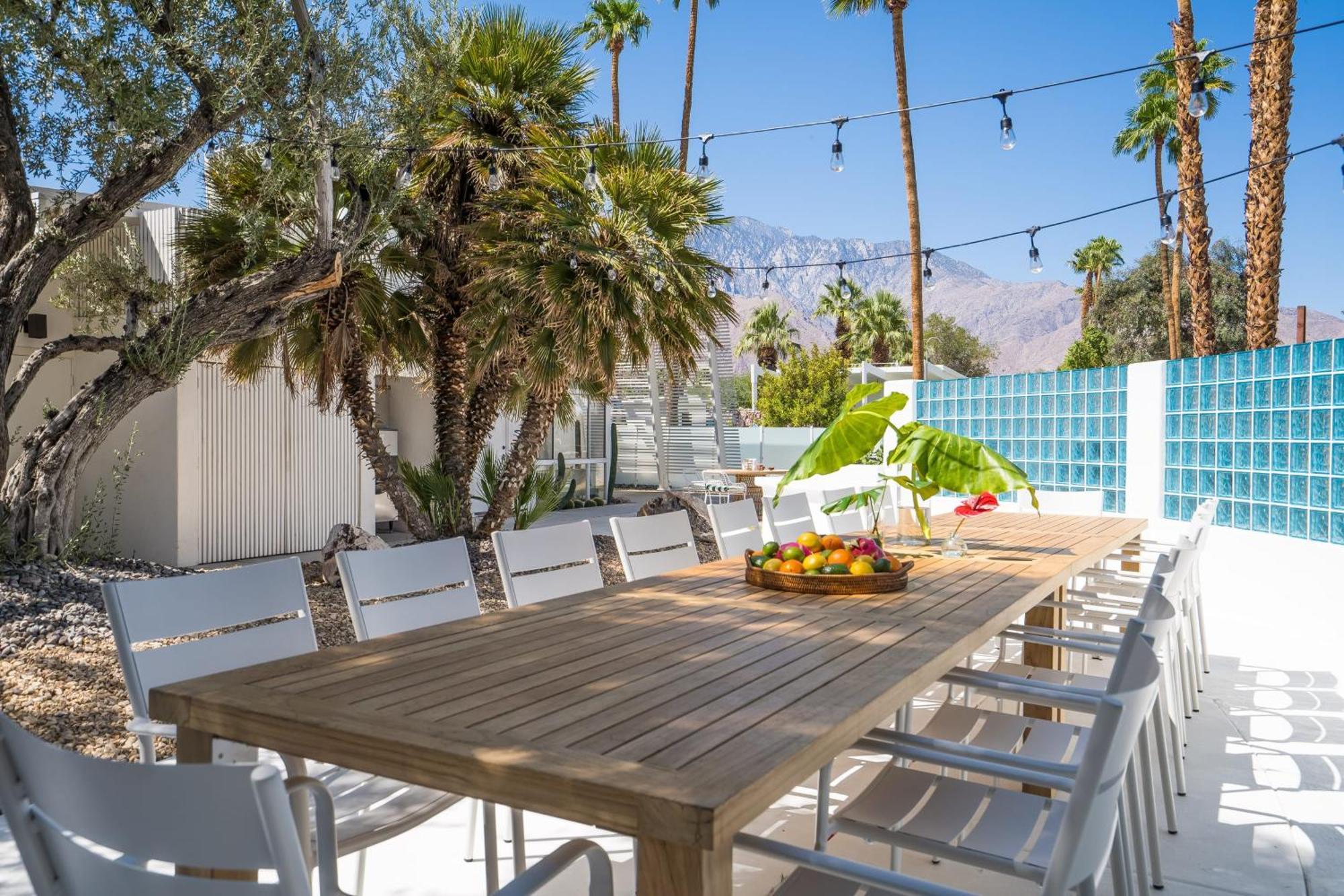 Monkey Tree Hotel By Avantstay Stylish Hotel In Palm Springs W Pool エクステリア 写真