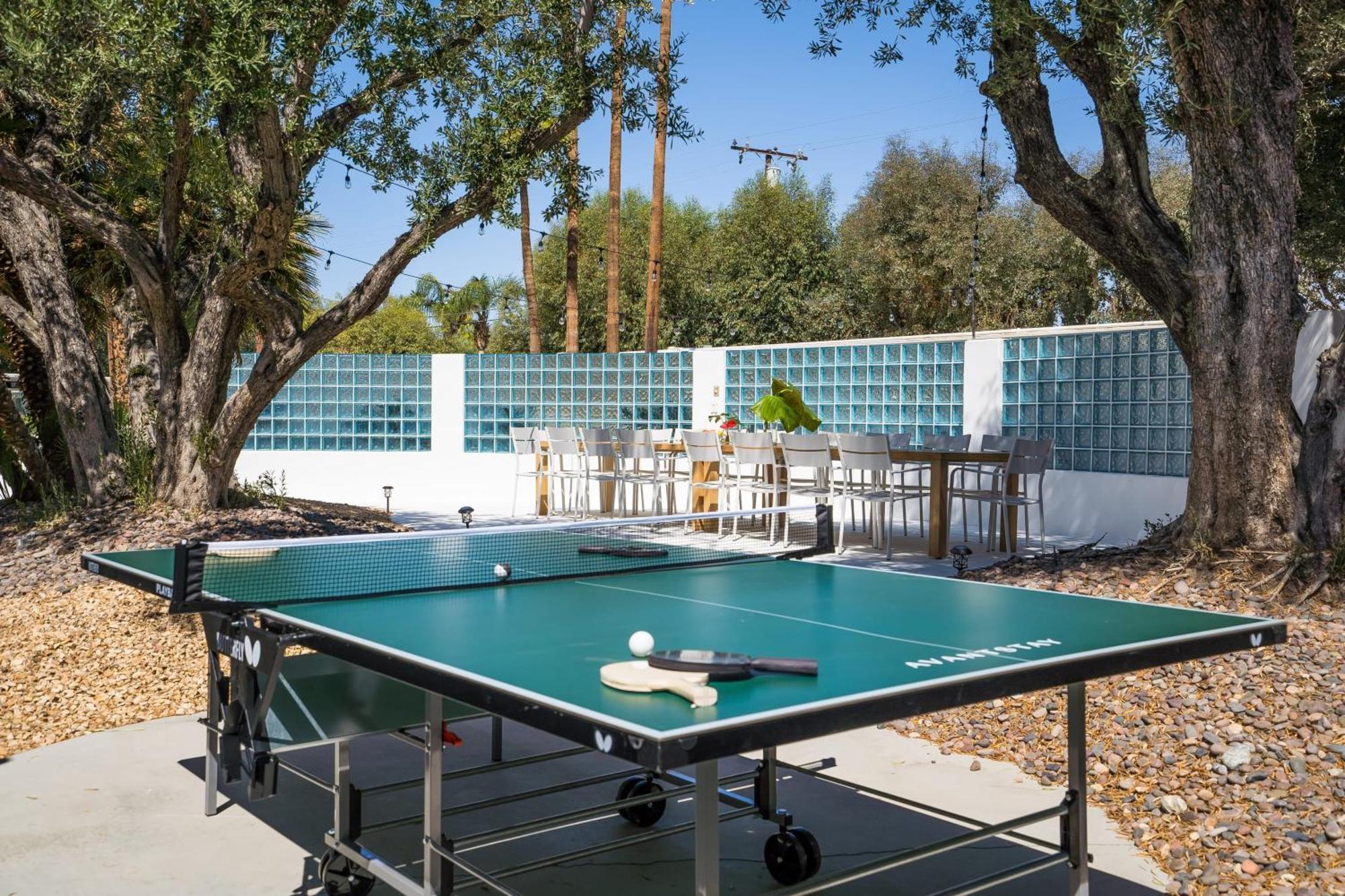 Monkey Tree Hotel By Avantstay Stylish Hotel In Palm Springs W Pool エクステリア 写真