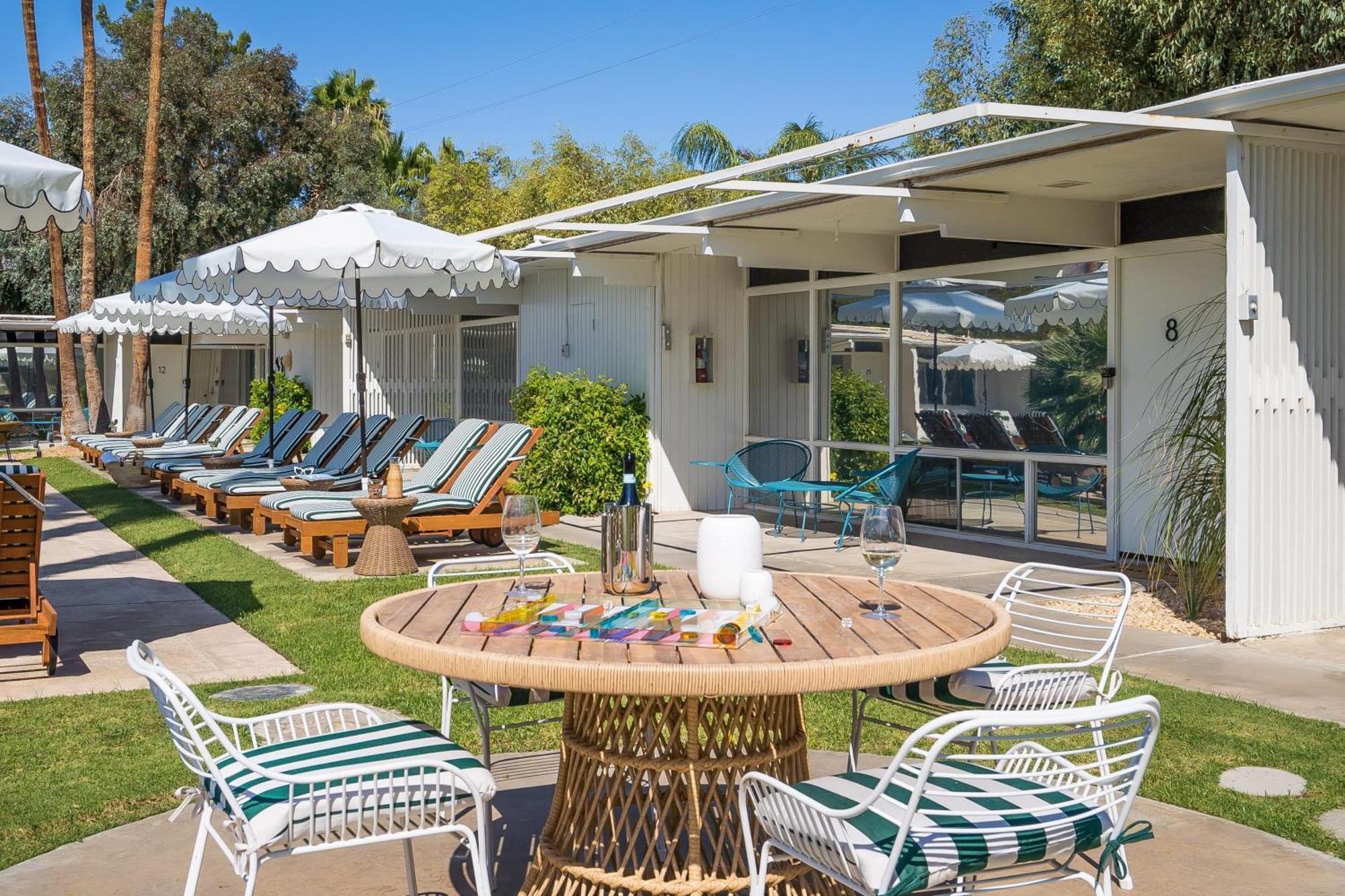 Monkey Tree Hotel By Avantstay Stylish Hotel In Palm Springs W Pool エクステリア 写真