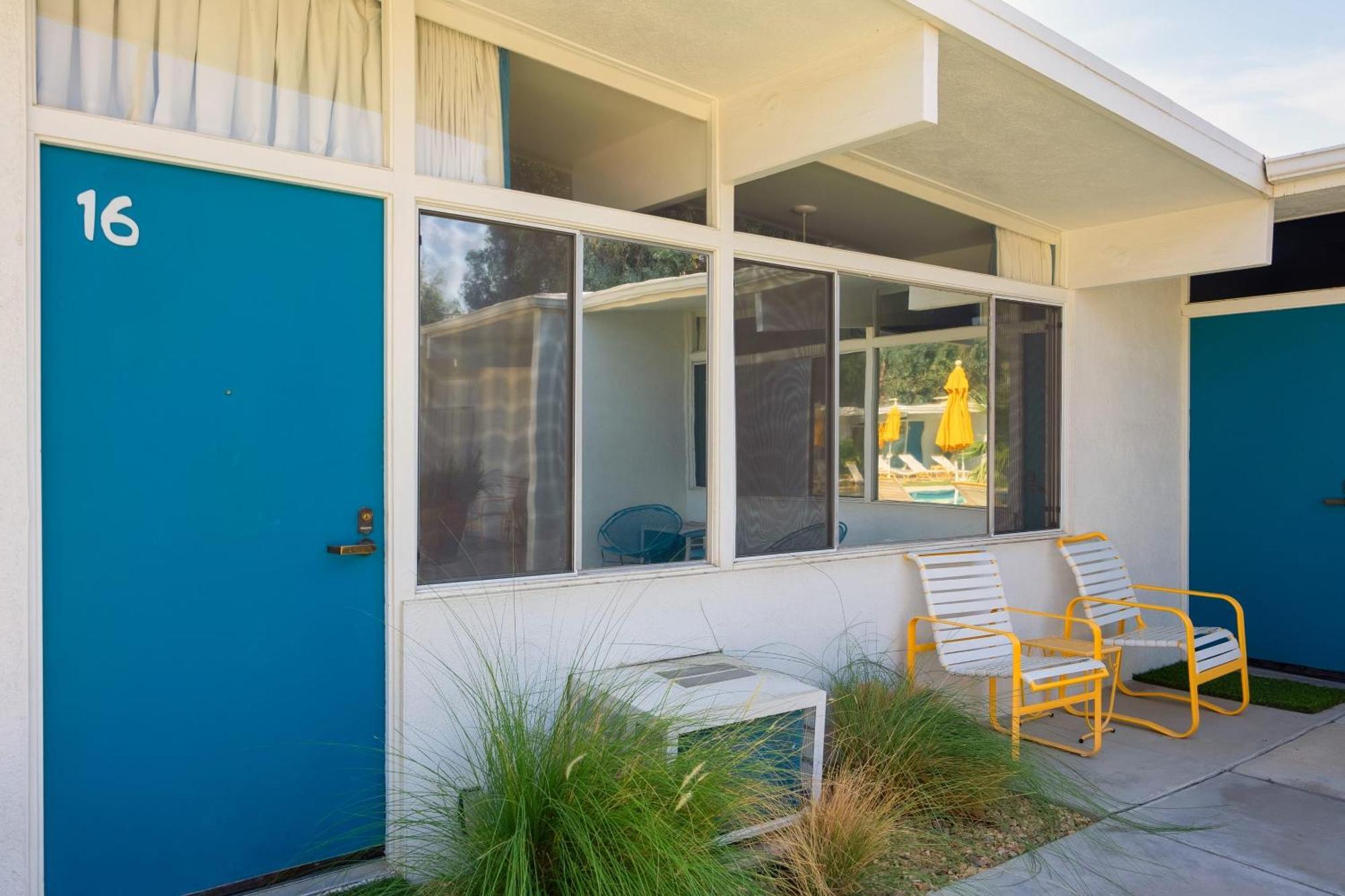 Monkey Tree Hotel By Avantstay Stylish Hotel In Palm Springs W Pool エクステリア 写真