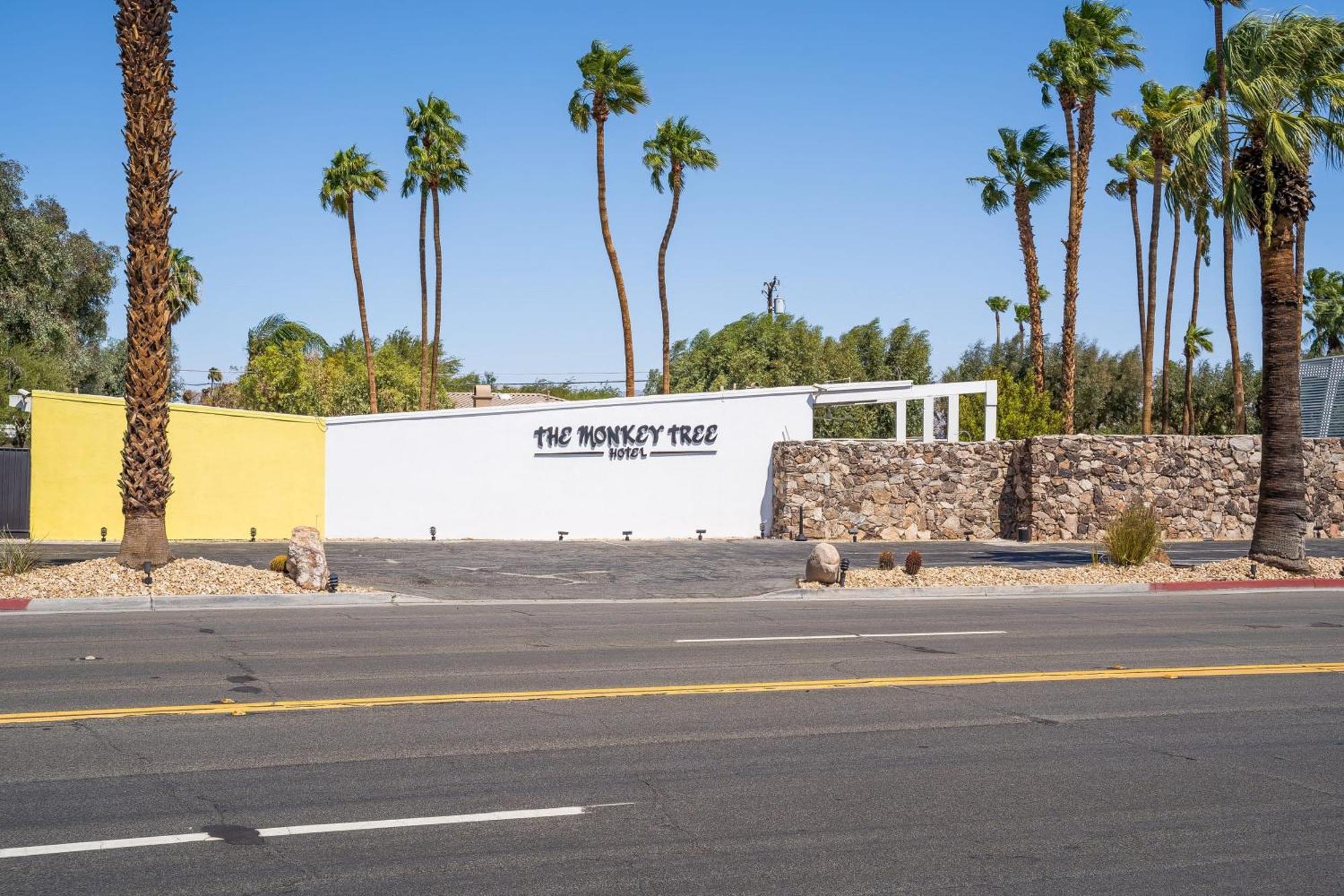 Monkey Tree Hotel By Avantstay Stylish Hotel In Palm Springs W Pool エクステリア 写真