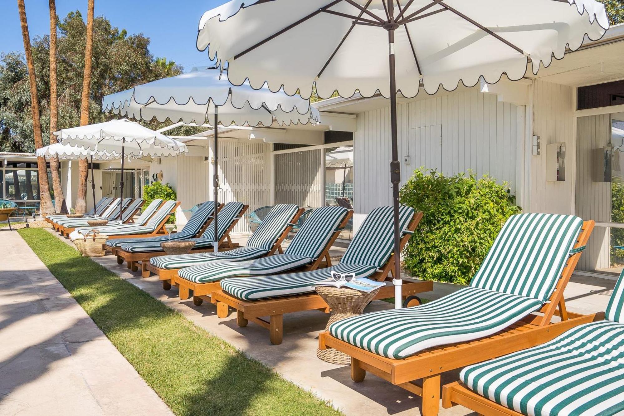 Monkey Tree Hotel By Avantstay Stylish Hotel In Palm Springs W Pool エクステリア 写真